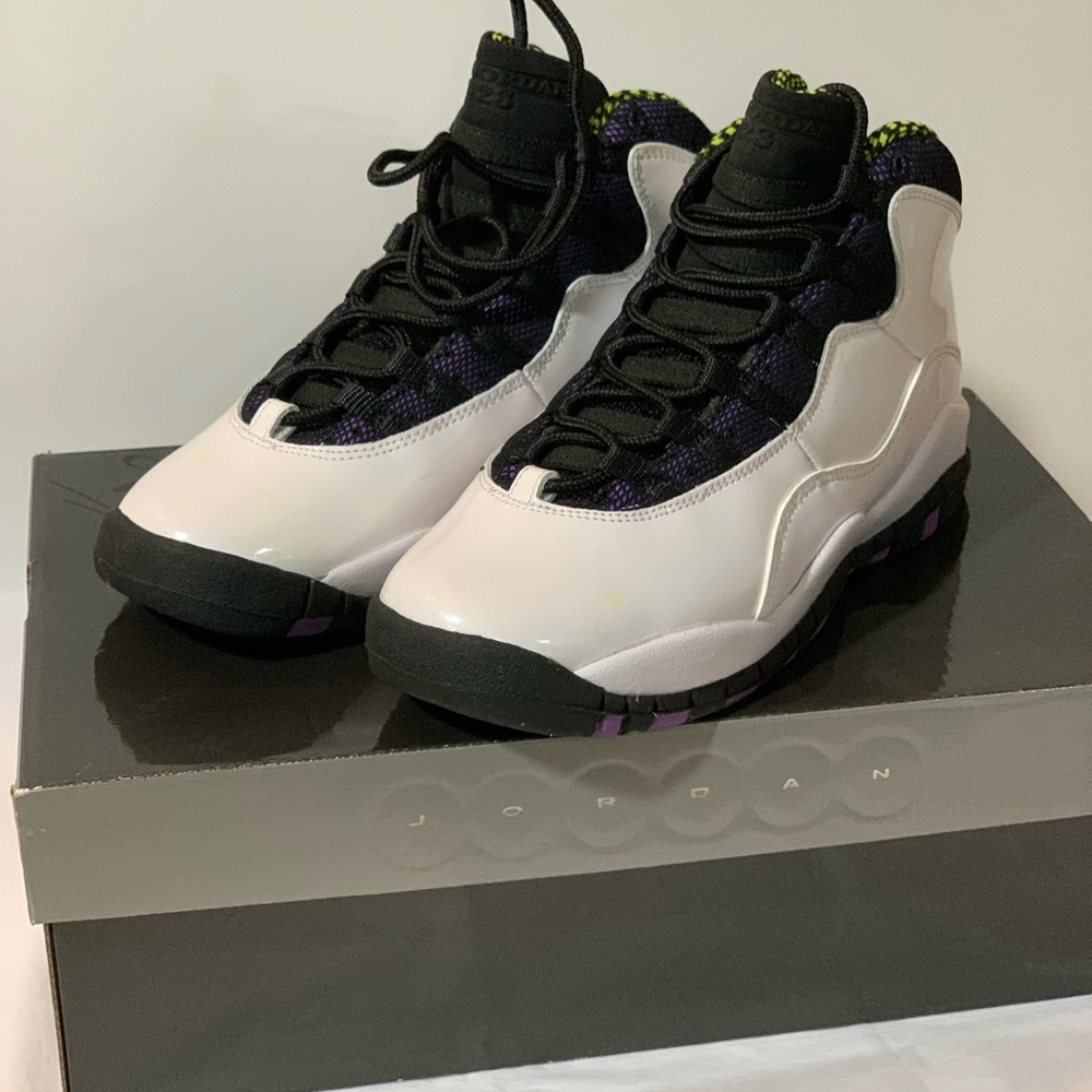 Air Jordan retro 10s youth size 4.5